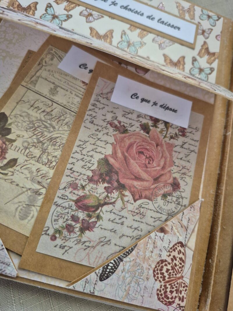 Trouver ses ailes- Grimoire scrapbooking unique - Création artisanale