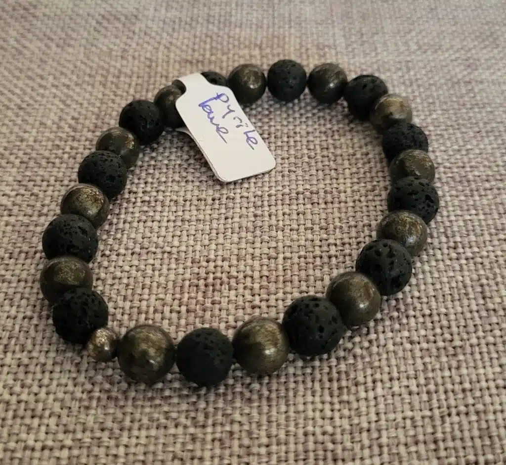 Bracelet pyrite et perles de lave
