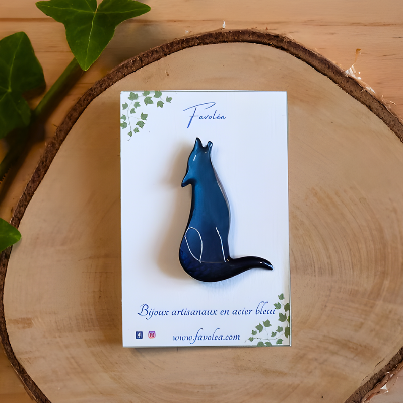 Broche loup bleu