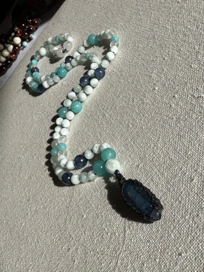 Collier Mala Sacré « Snotra » : Cyanite & Amazonite