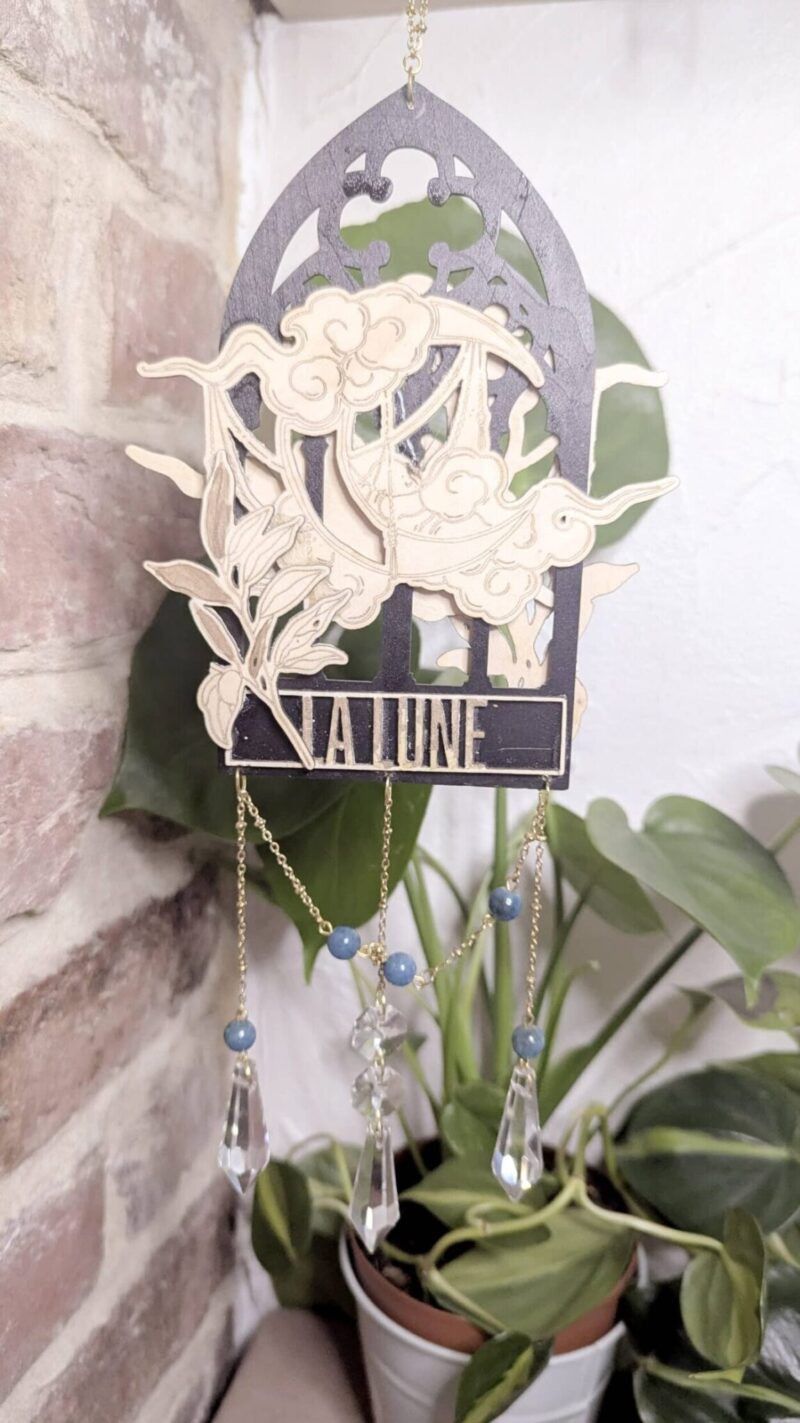 Suncatcher “La Lune” - Apatite Bleue