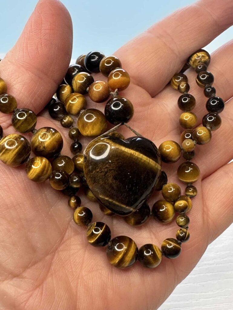 Collier MALA SACRE " tendre MARDUK" œil de tigre 108 perles