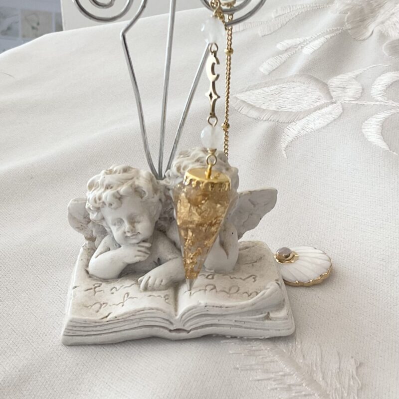 Pendule de divination Orgonite & Cristal de Roche - Coquille Saint Jacques en nacre