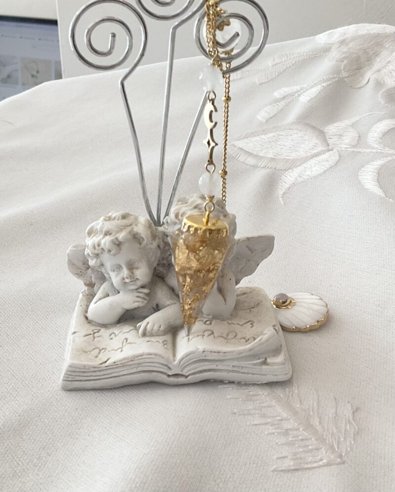 Pendule de divination Orgonite & Cristal de Roche - Coquille Saint Jacques en nacre