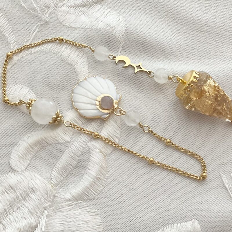 Pendule de divination Orgonite & Cristal de Roche - Coquille Saint Jacques en nacre