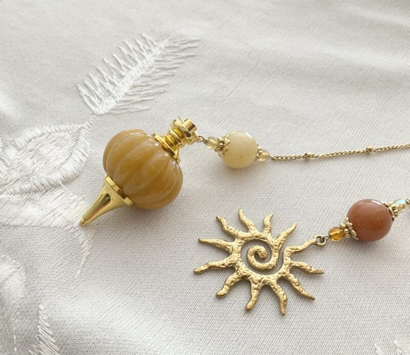 Pendule de divination en Jade couleur Topaze & Acier Doré