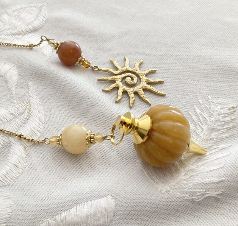 Pendule de divination en Jade couleur Topaze & Acier Doré