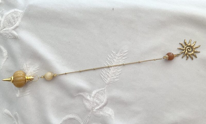 Pendule de divination en Jade couleur Topaze & Acier Doré