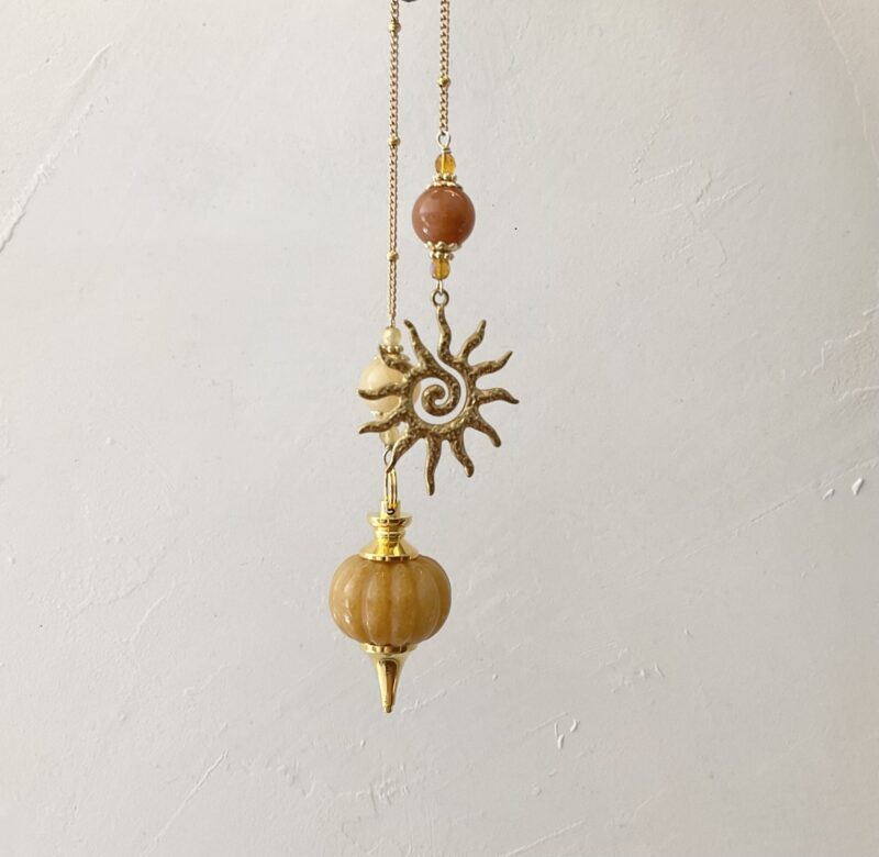 Pendule de divination en Jade couleur Topaze & Acier Doré