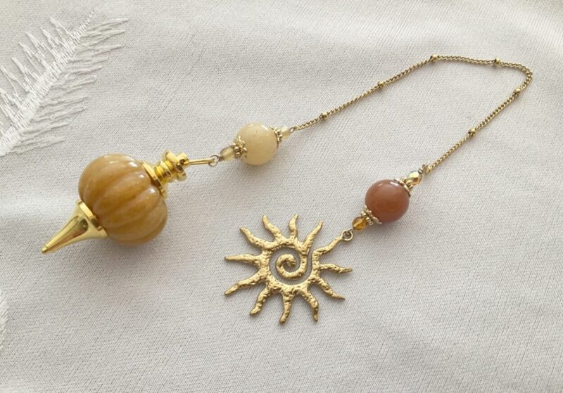 Pendule de divination en Jade couleur Topaze & Acier Doré
