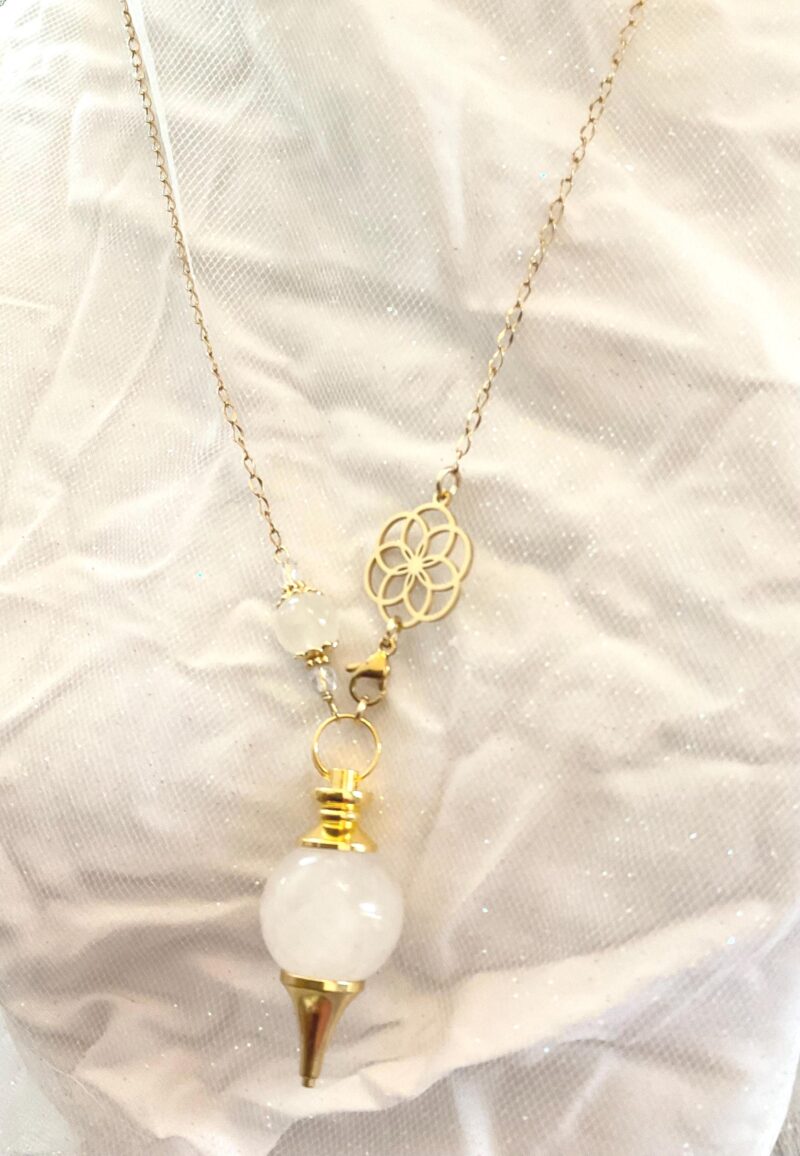 Collier pendule divinatoire - cristal de roche, fleur de vie en acier
