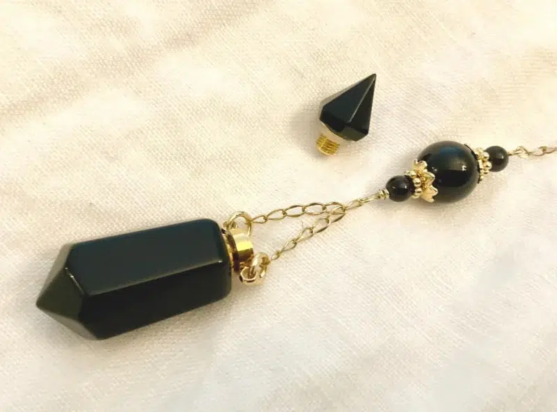 fiole obsidienne 2 Pendule de divination avec Fiole en Obsidienne et Fleur de vie