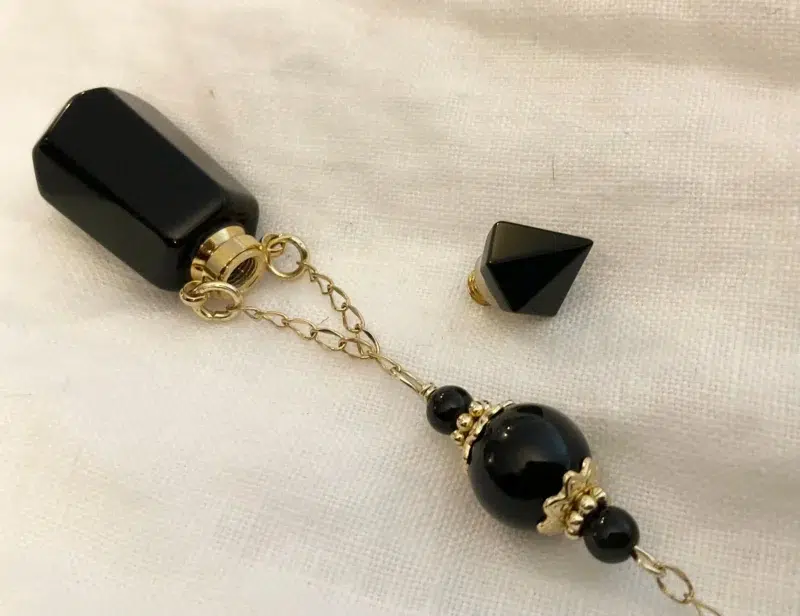 fiole obsidienne 4 Pendule de divination avec Fiole en Obsidienne et Fleur de vie