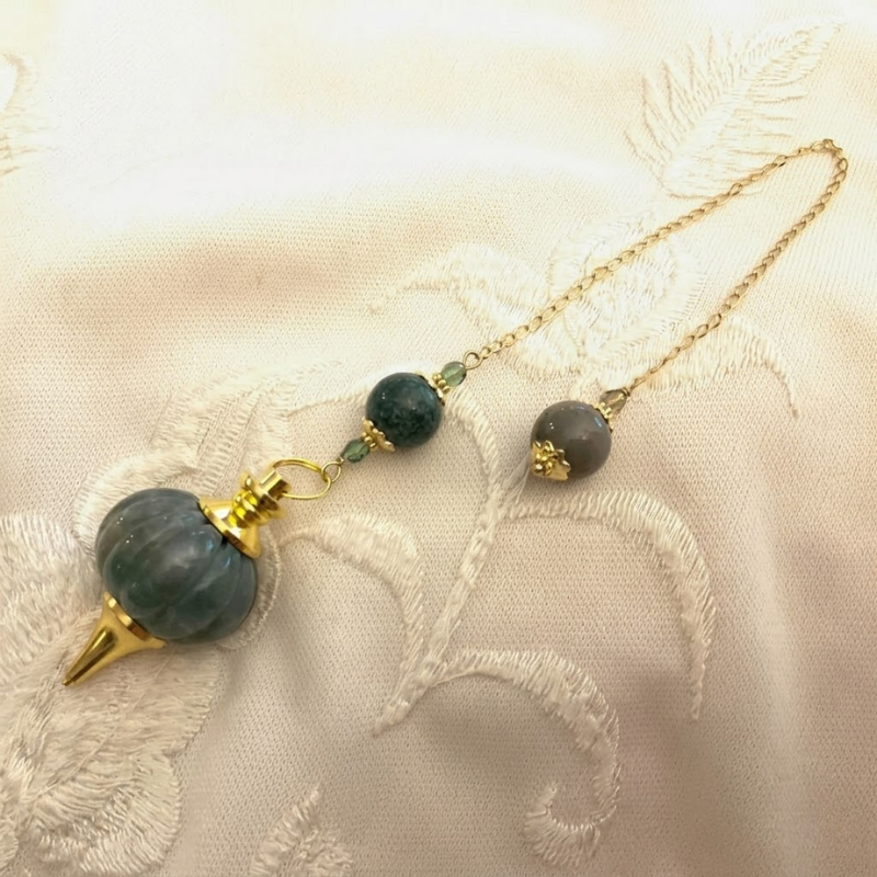 Pendule de divination en agate indienne