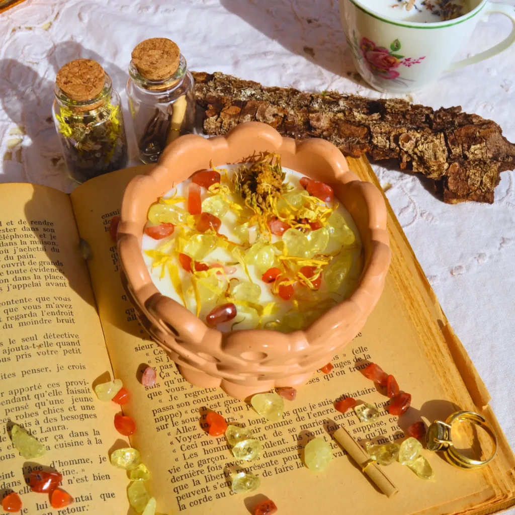 Bougie lithothérapie cornaline et citrine jaune sabbat Litha