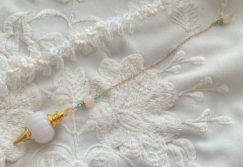 Pendule de radiesthésie en Jade blanc & Soleil doré
