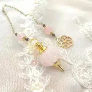 Pendule de divination en Quartz rose, Grenat et Fleur de vie