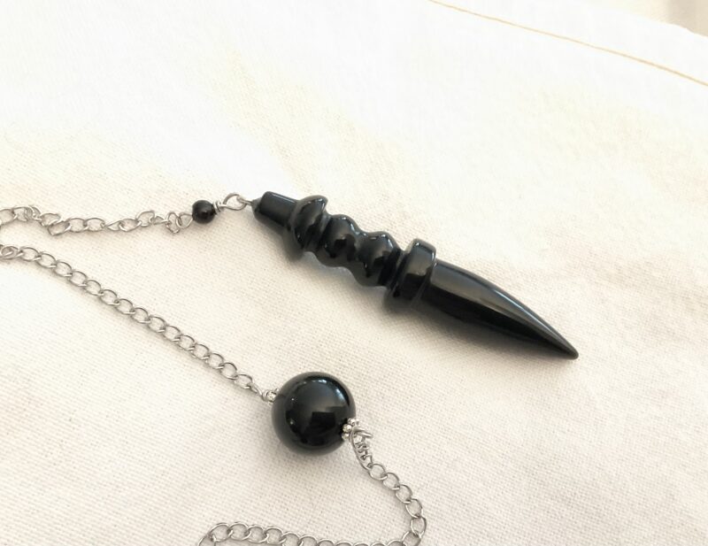 Pendule de Thot en Onyx, Obsidienne et Crâne de corbeau