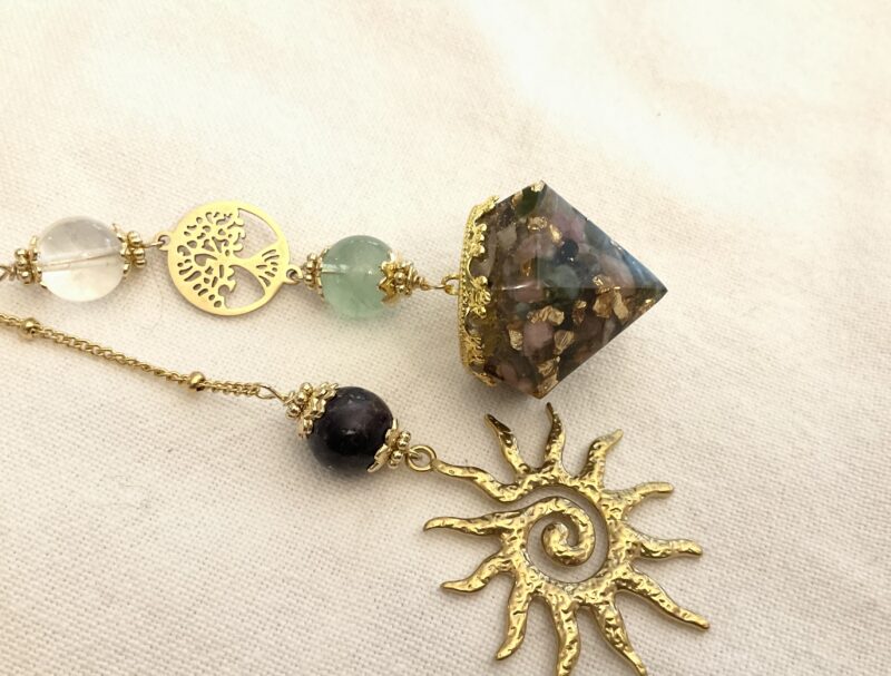 Pendule divinatoire avec Orgonite en Fluorite - fait-main