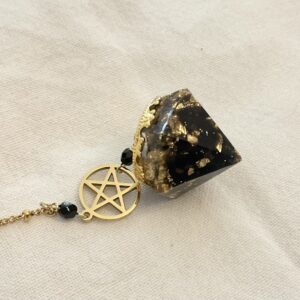 Pendule avec Orgonite fait main en obsidienne - Pentacle et Corbeau