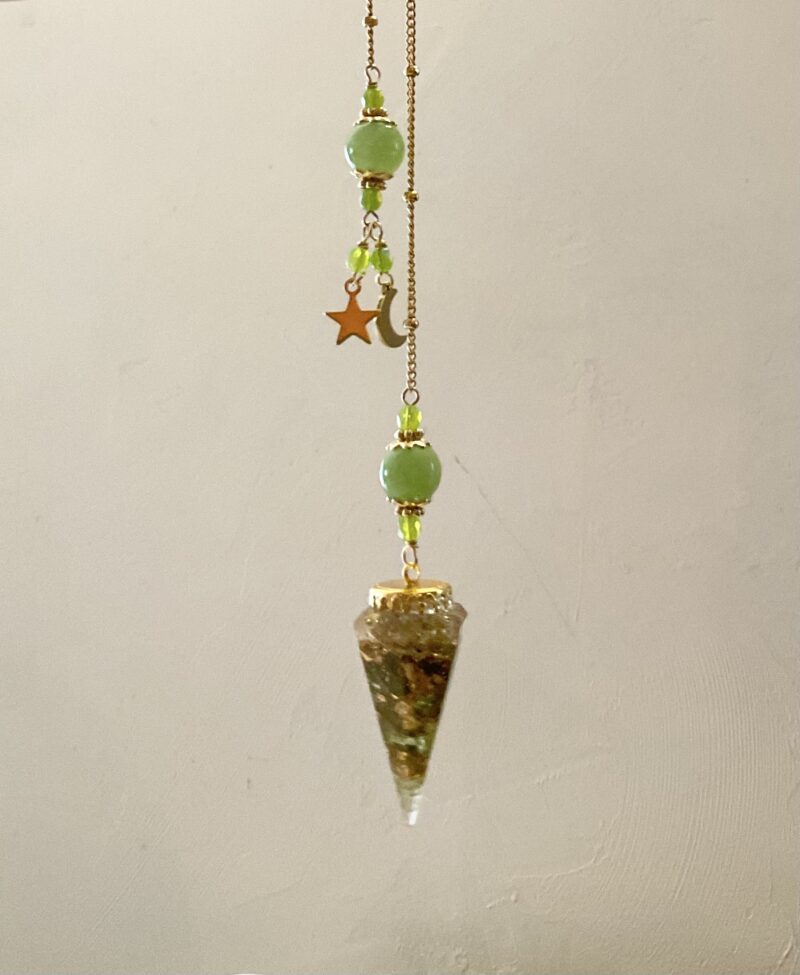 Pendule divinatoire Orgonite en Préhnite, Péridot - étoile/lune