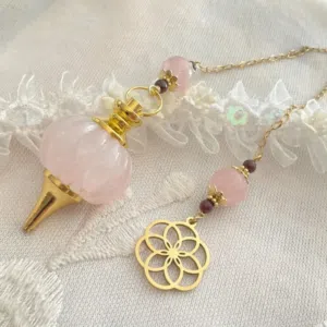 Pendule de divination en quartz rose et grenat, fleur de vie en acier