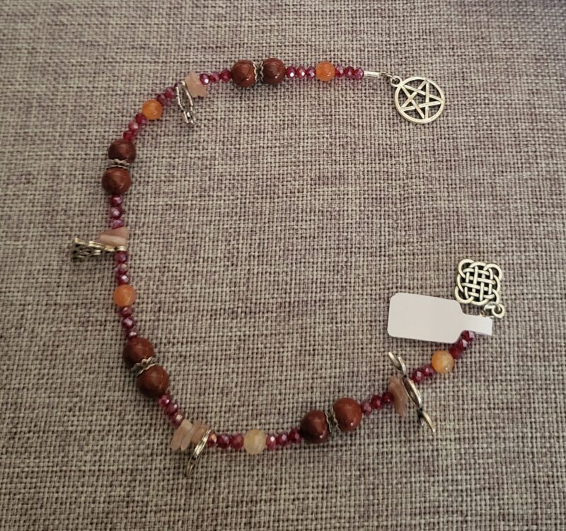 Échelle de sorcière rouge