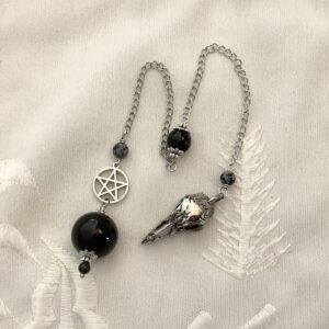 Pendule de divination en Obsidienne, Pentacle et Crâne de corbeau