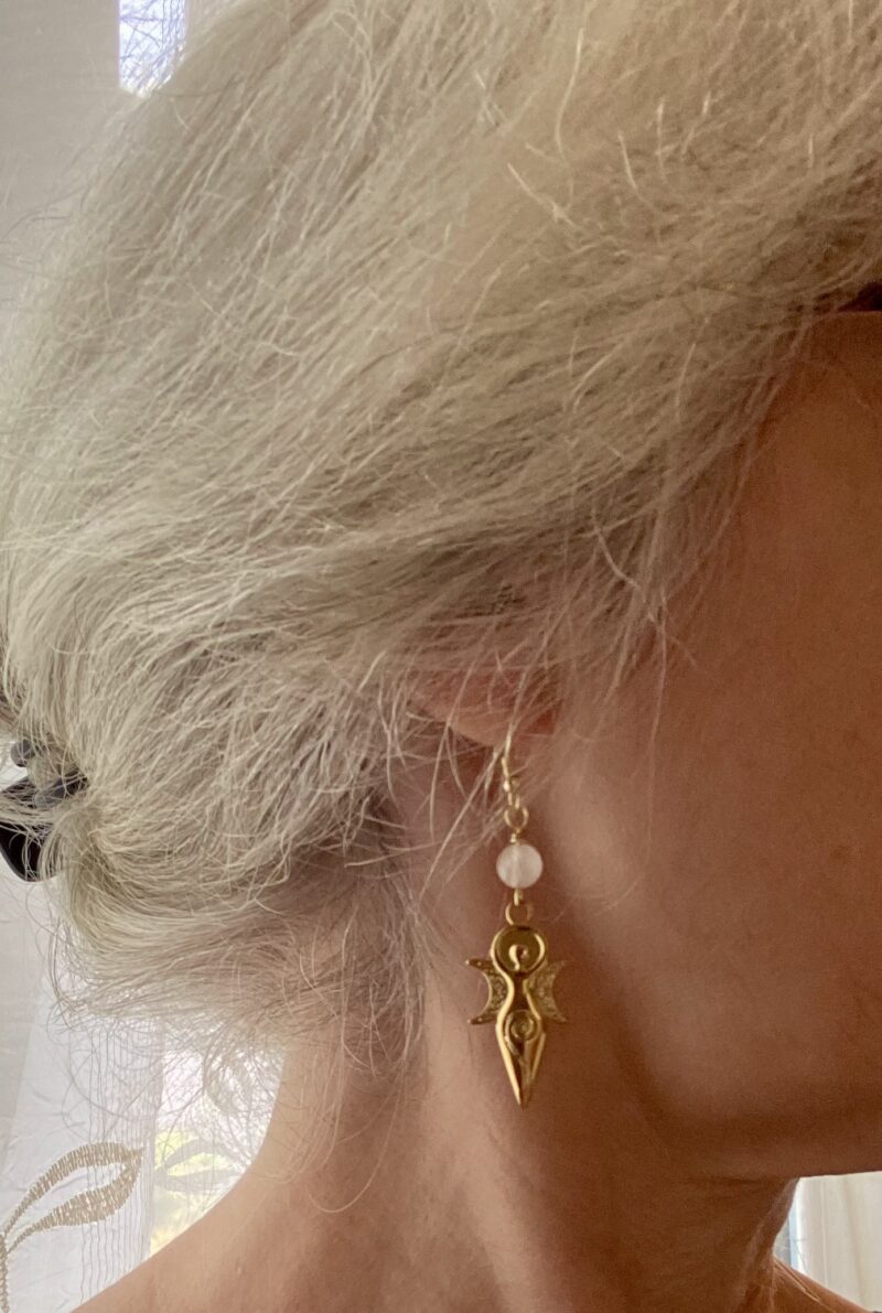Boucles d’oreilles Triple déesse en Cristal de roche