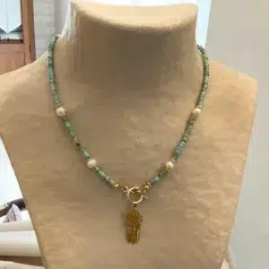 collier bleu 2 Collier Attrape-rêves en Jaspe turquoise et Perle d'eau douce