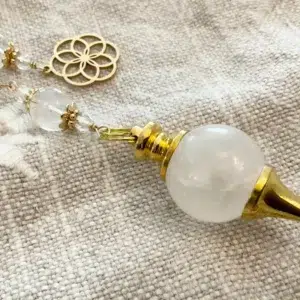 il_fullxfull.7288505683_lh04 Pendule divinatoire en Cristal de roche et Fleur de vie en acier
