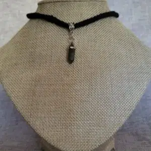 Collier Ras-de-Cou pointe en Labradorite