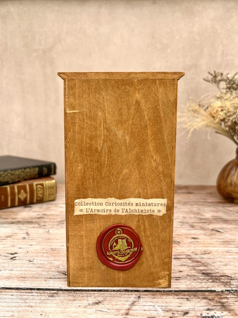 L'Armoire de l'Alchimiste - Curiosités miniatures
