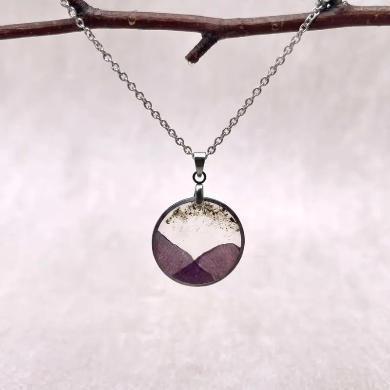 Collier " Clématite du vent " - Collection Herbier figé