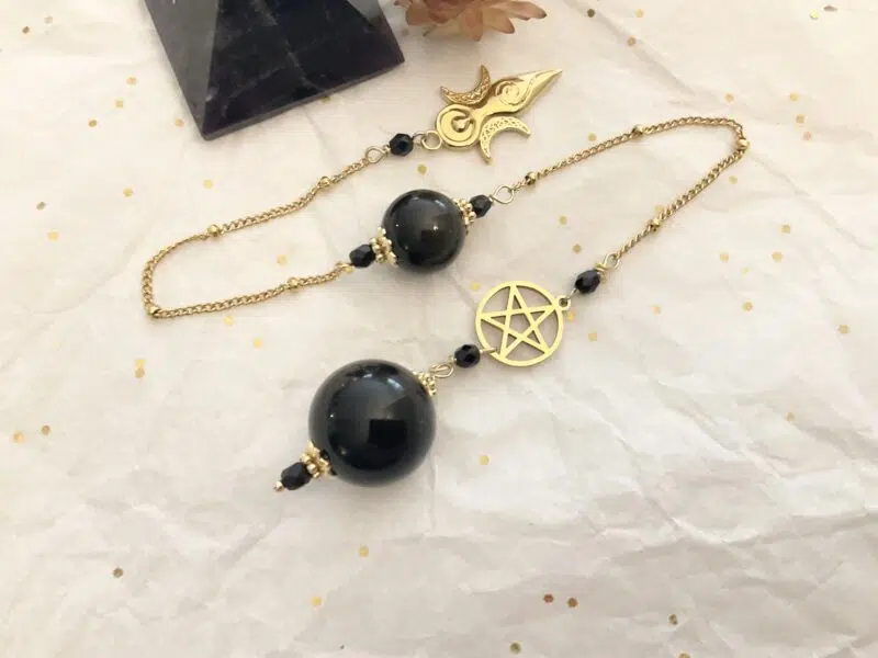 Pendule de divination en Obsidienne, Pentacle et Triple déesse wicca
